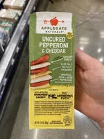 Mängden socker i Cheddar cheese, olive oil & sea salt crackers, uncured pork & beef pepperoni, uncured pepperoni & cheddar