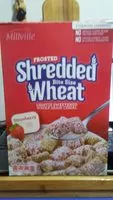 Mängden socker i Strawberry frosted shredded bite size wheat lightly sweetened whole grain cereal, strawberry