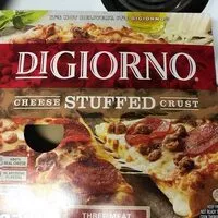 Mängden socker i Cheese stuffed crust three meat frozen pizza