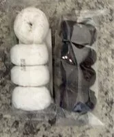 Mängden socker i Frosted chocolate and powdered sugar donut variety