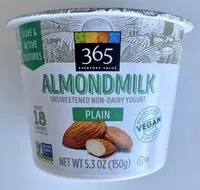 Mängden socker i Plain almondmilk unsweetened non-dairy yogurt, plain almondmilk