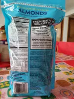 Mängden socker i Whole roasted and salted almonds