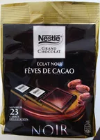 Mängden socker i NESTLE LES RECETTES DE L'ATELIER - Carrés dégustation Chocolat noir éclats cacao - 192g