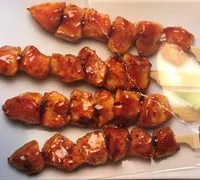 Mängden socker i Brochettes Yakitori de poulet mariné cuit