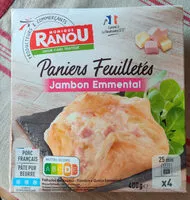 Puff pastries with ham and cheese