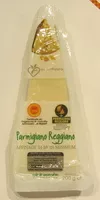 Mängden socker i parmigiano reggiano AOP bloc