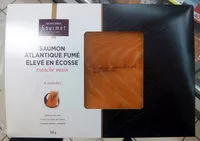 Mängden socker i Saumon Atlantique fumé élevé en Écosse 4 tranches