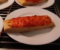 Mängden socker i Pizza au fromage précuite surgelée en bande avec deux entames