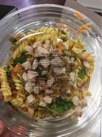 Mängden socker i Salade de pâtes au poulet et curry raisin