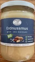 Mängden socker i Erdnussmus grob mit Steinsalz