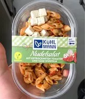 Mängden socker i Nudelsalat mit getrockneten Tomaten und Käse-Würfeln