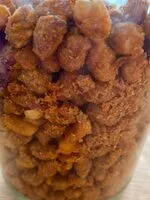 Mängden socker i Cacahuetes enrobées au Katjang pedis