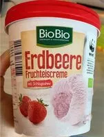 Mängden socker i Erdbeere Fruchteiscreme mit schlagsahne