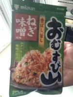 Mängden socker i Mizkan omusubi yama negi miso ajo