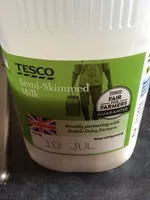 Pasteurised semi skimmed milk