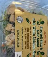 Mängden socker i Broccoli Slaw & kale  salad with white chicken meat