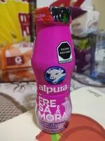 Mängden socker i yoghurt bebible con fresa y zarzamora