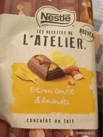 Mängden socker i NESTLE L'ATELIER Chocolat au Lait Amandes Citron
