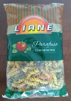 Macarrão parafuso com vegetais
