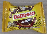 Mängden socker i Dadinho Bombom Recheado de Amendoim Ao Leite