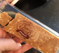 Mängden socker i Turrón de toffee piñones