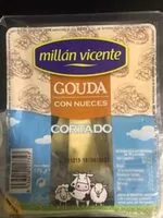 Mängden socker i Tapas de queso gouda con nueces cortado