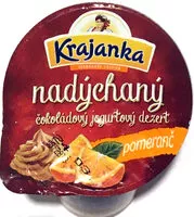 Mängden socker i nadýchaný čokoládový jogurtový dezert pomeranč