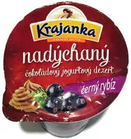 Mängden socker i nadýchaný čokoládový jogurtový dezer černý rybíz