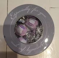 Mängden socker i Pralinés au chocolat au lait fourrés à la crème de noisettes et aux céréales 55%