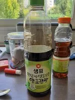 Mängden socker i Naturally Brewed Soy Sauce, Less Salt