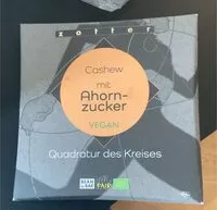Mängden socker i Cashew mit ahorn-zucker