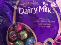 Mängden socker i dairy milk deliciously smooth and creamy milk chocolate Easter eggs
